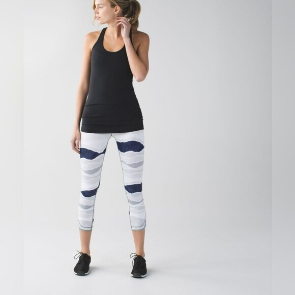 Lululemon True Self Crop Legging Bleacher Stripe Taupe Black 20" Inseam Size 4 - Picture 12 of 15
